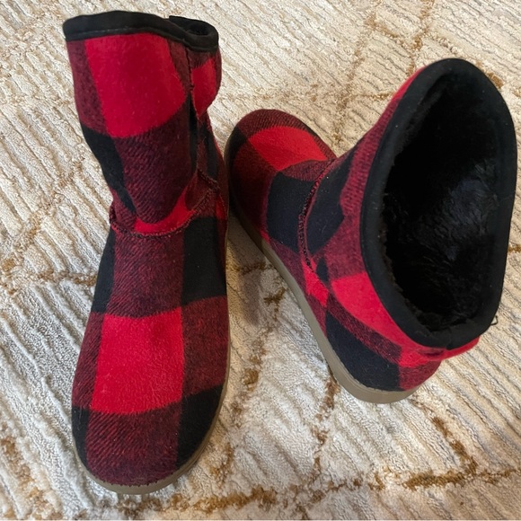 Indigo Rd. Size 8 Red & Black Plaid Boots, Faux Fur Lining, NWT (No Box) - Picture 2 of 4